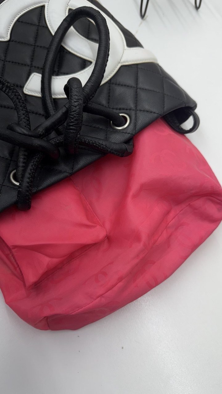 Quilted leather bag, lining cleaned